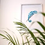 Zentrale, Gemütliche Dachgeschoss-etage - 52qm - Altes Haus Auf 2,5 Etagen Exklusiv Für Dich - Mit 1 Schlafzimmer, Wohnzimmer Und Rückzugsraum Zum Verweilen - Küche, Großes Bad, Netflix Halle (Saale)